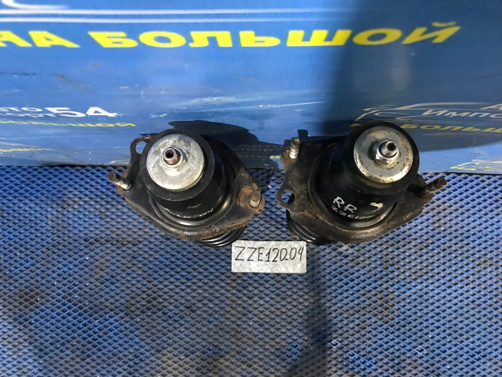 Стойка задняя правая TOYOTA COROLLA 2002
