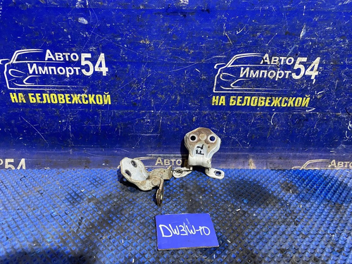 Петля двери передней левой MAZDA DEMIO 2000