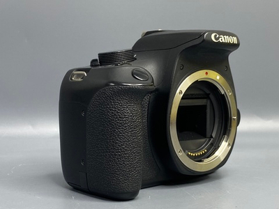 Canon EOS 1200D Body — не включается