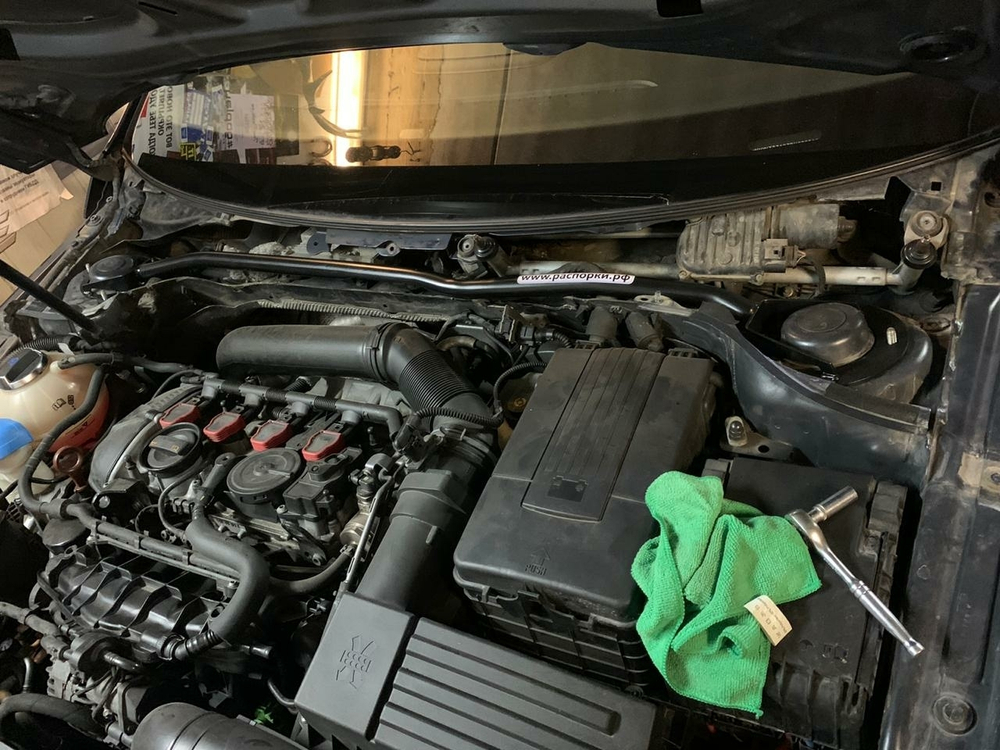 Распорка передних стоек (цельная) Volkswagen Golf 5 (V), 6 (VI) и Skoda Octavia 2 (A5)