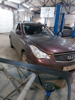 Замена лобового стекла Infiniti  Fx37/50, QX70