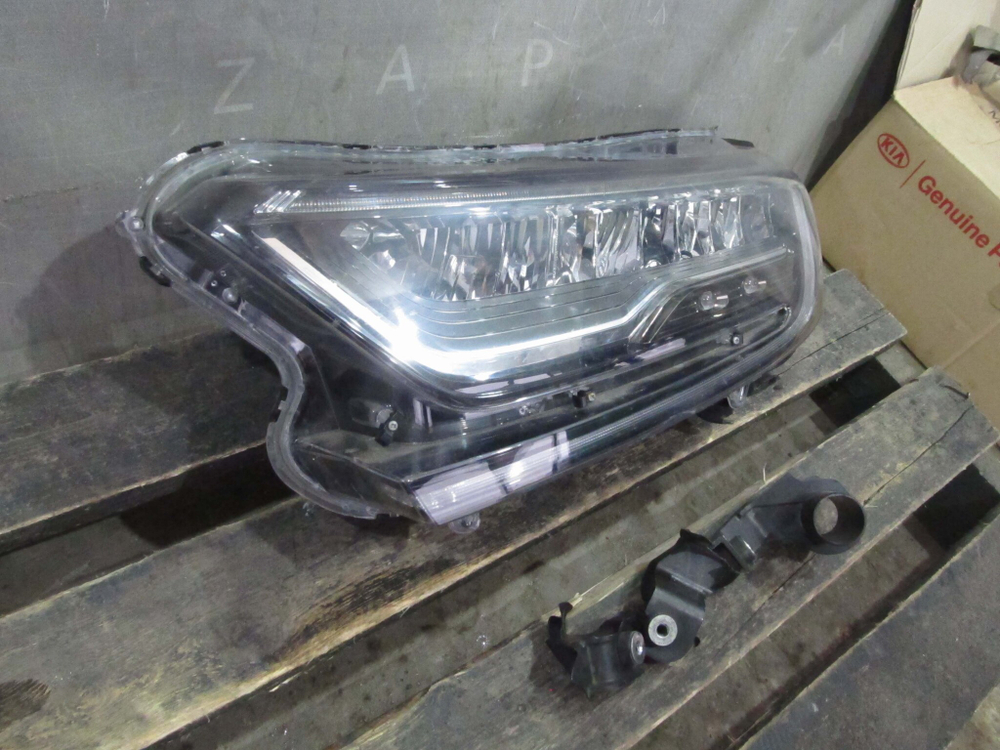 Фара левая LED Honda CR-V 5 (RW) 16-нв Б/У Оригинал 33150TLAG11