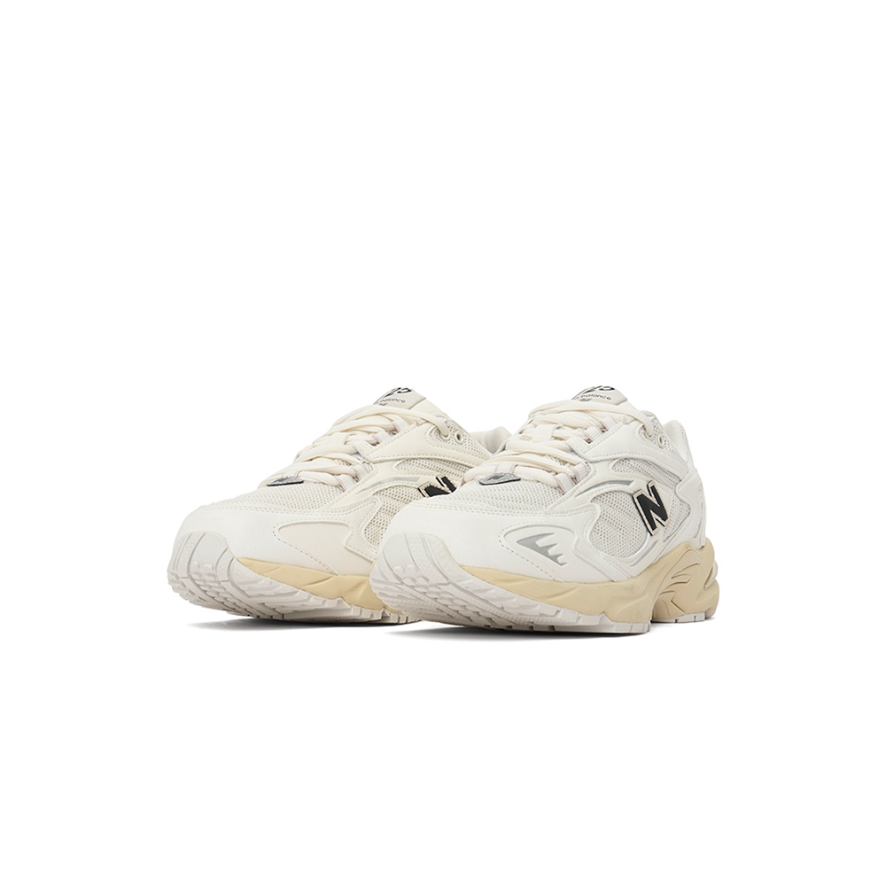 alt="Многослойный дизайн верха New Balance 725v1 Sea Salt Phantom Bone"