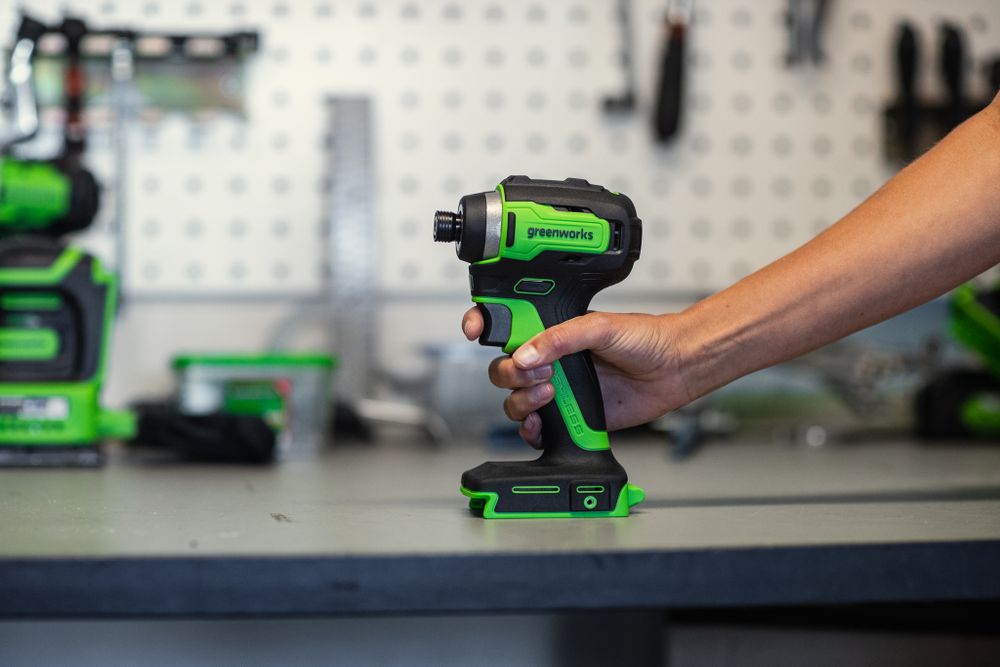 Гайковерт ударный аккумуляторный Greenworks G24IW200 Арт. 3803607, 24V, 200 Нм, бесщеточный, без АКБ и ЗУ