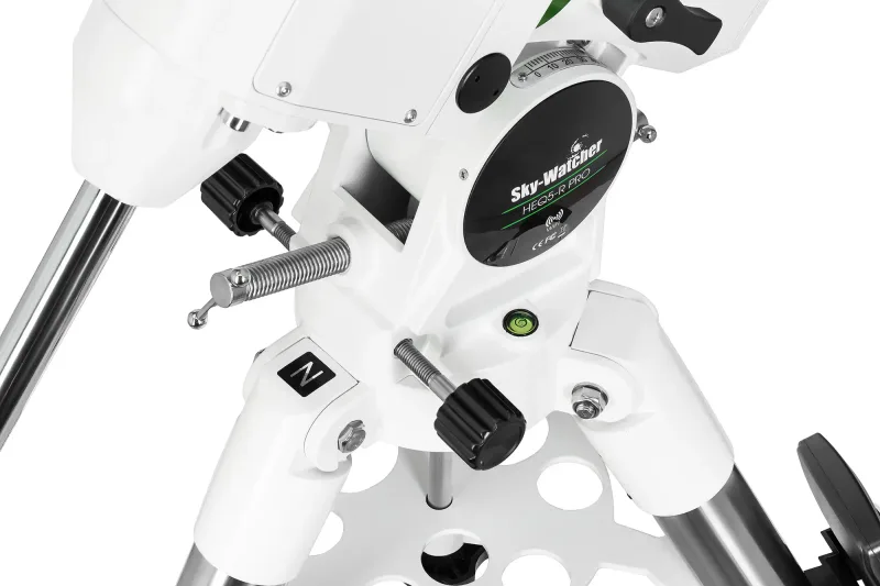 Монтировка Sky-Watcher HEQ5-R PRO SynScan GOTO со стальной треногой крупный план креплений