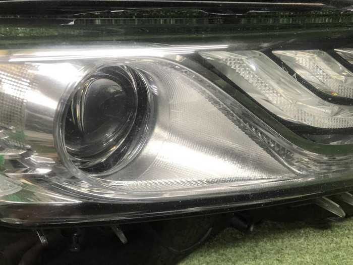 Фара правая Toyota Camry xv70 (20-нв) LED