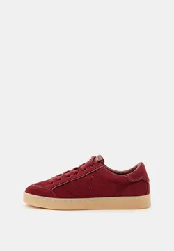 Кеды женские GUESS JHELL2