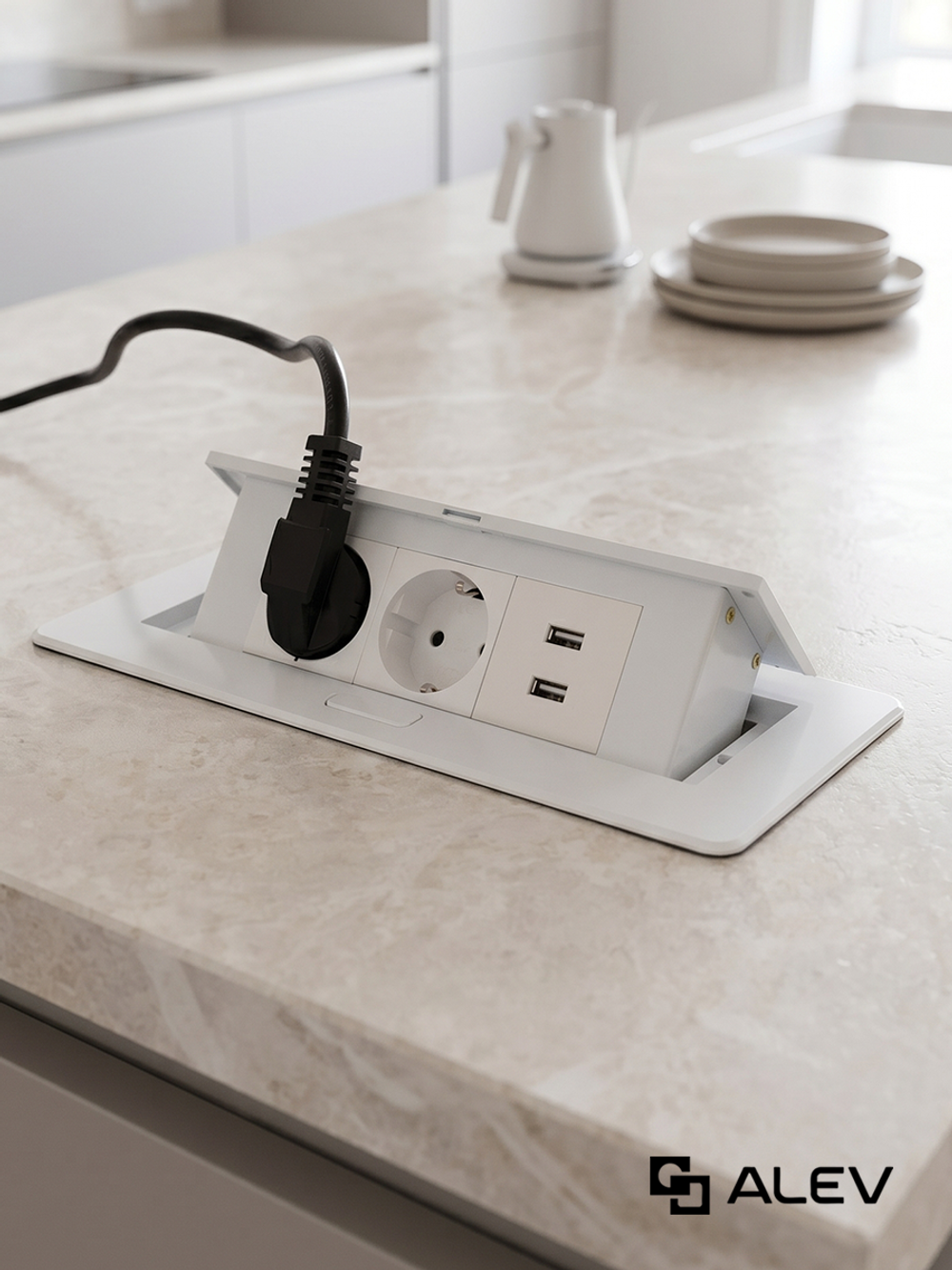 Горизонтальная двойная розетка + 2 USB, белая