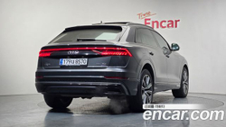 Audi Q8 55 TFSI Quattro Premium — 2021