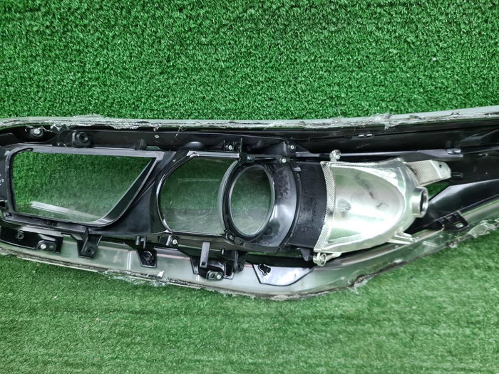Стекло фары правое Kia Ceed 2 JD (2012-2018)