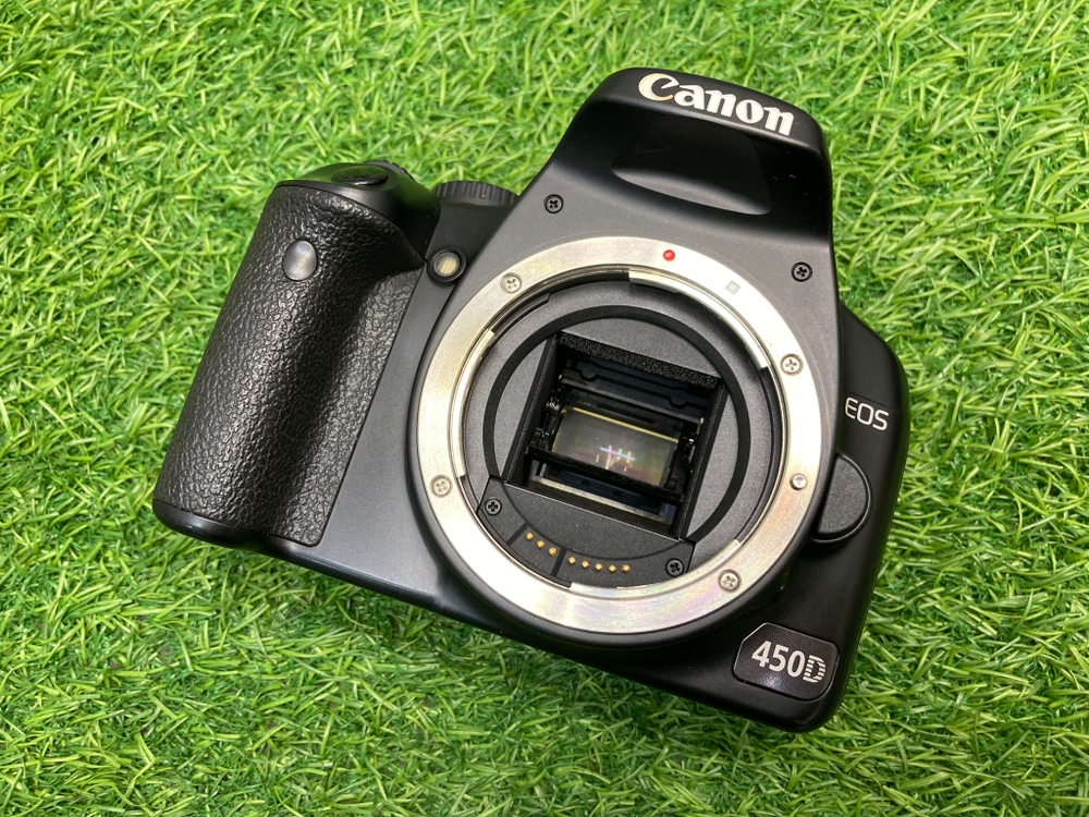 Canon EOS 450D kit 18-55mm IS II 22.400 кадров