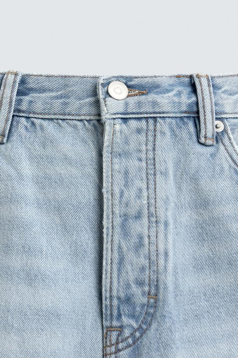 ZARA ДЖИНСОВЫЕ БЕРМУДЫ STRAIGHT FIT, ГОЛУБОЙ