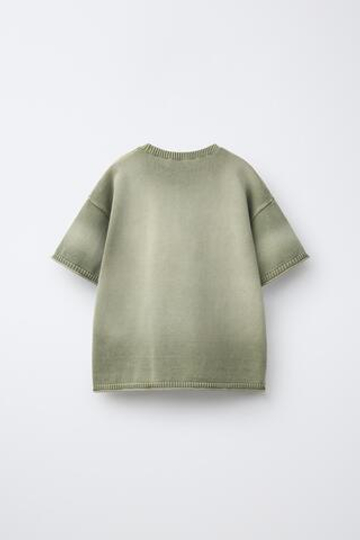 ZARA ФУТБОЛКА С ЭФФЕКТОМ ПОТЕРТОСТИ, ЗЕЛЕНОВАТЫЙ