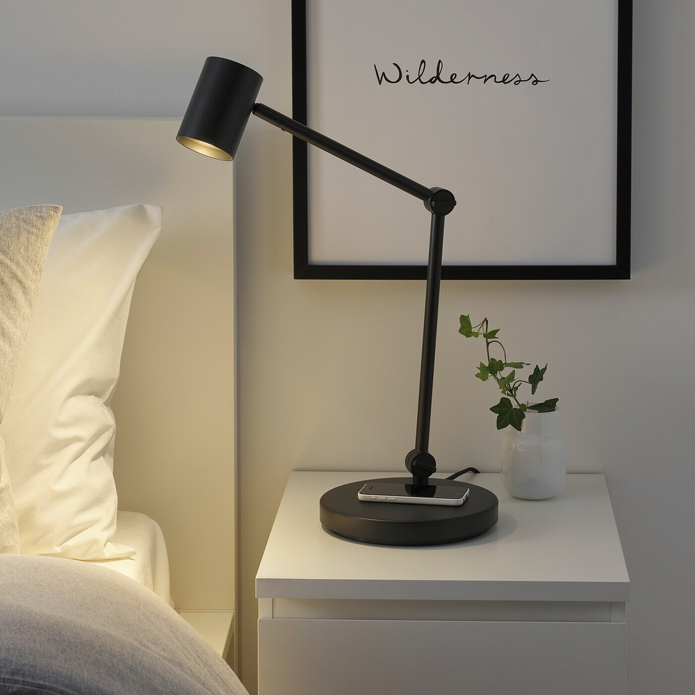 IKEA NYMÅNE  (ИКЕА НЙМÅНЕ)  -  Настольная лампа с зарядным устройством Индукционное зарядное устройство, антрацит