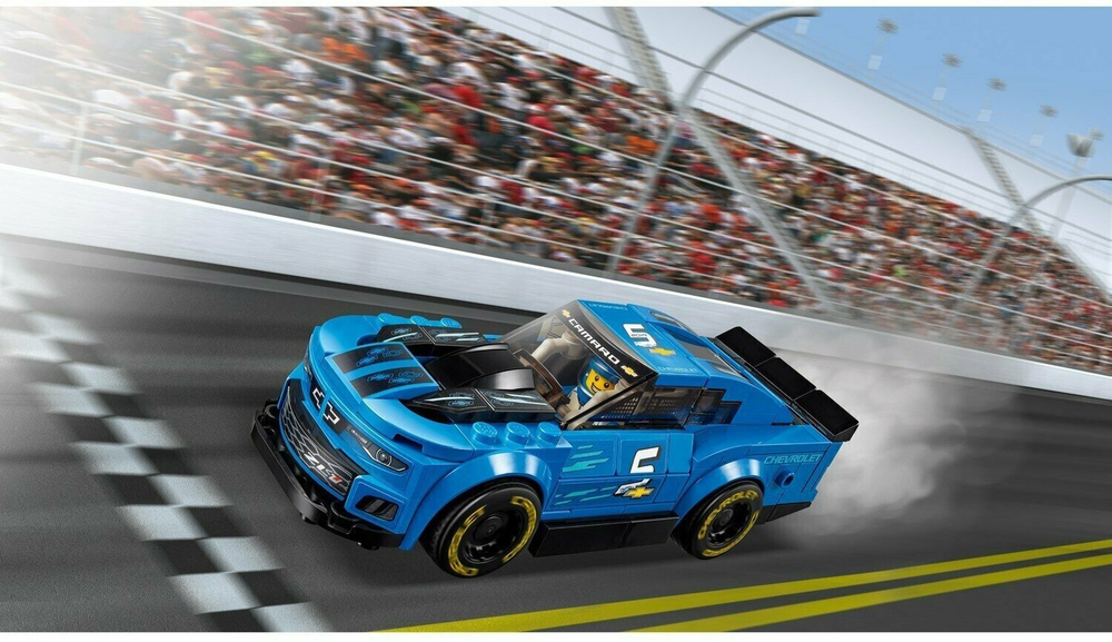 Гоночный автомобиль Chevrolet Camaro ZL1