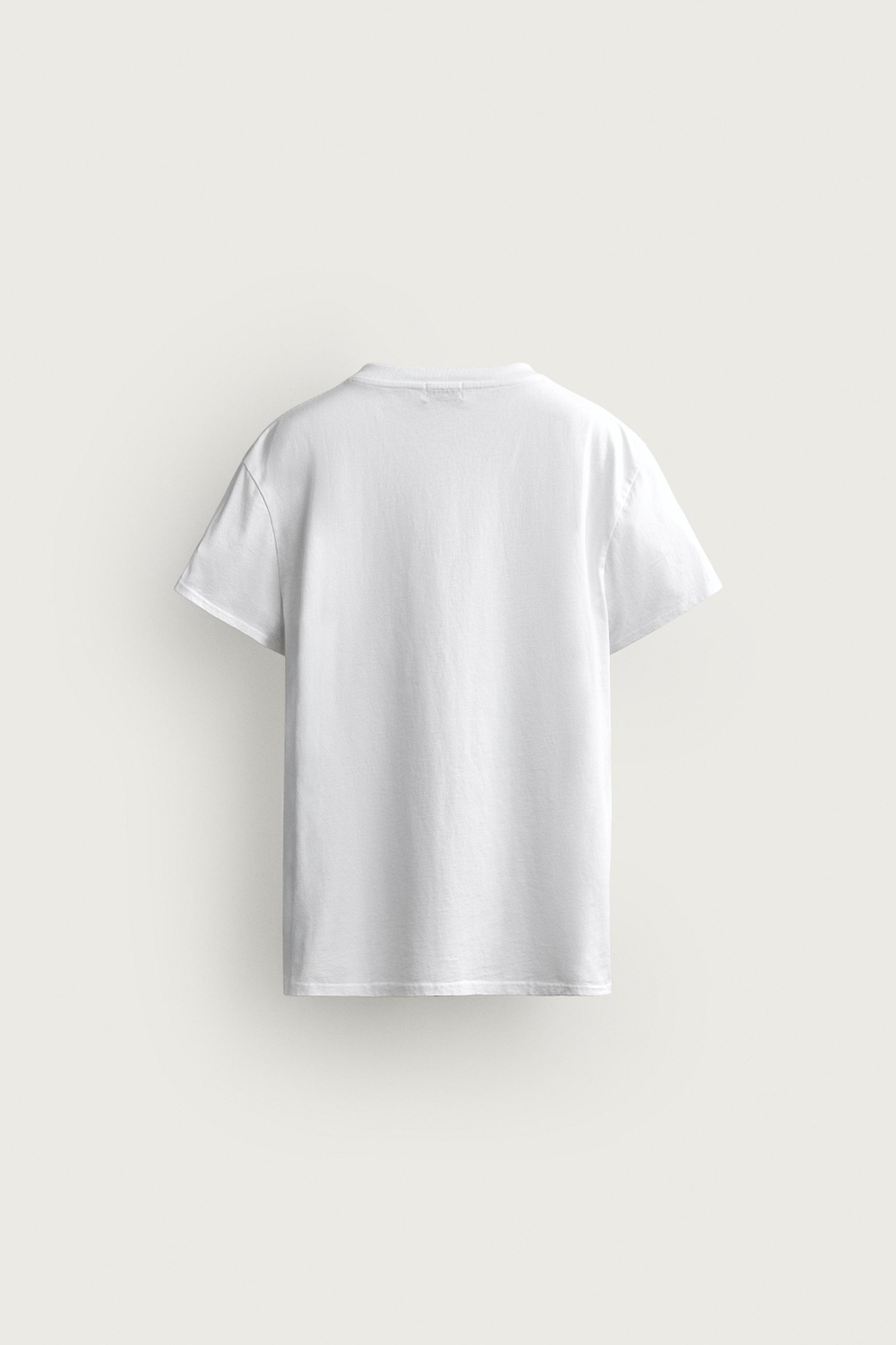 ФУТБОЛКА RELAXED FIT С V-ОБРАЗНЫМ ВЫРЕЗОМ — ZARA