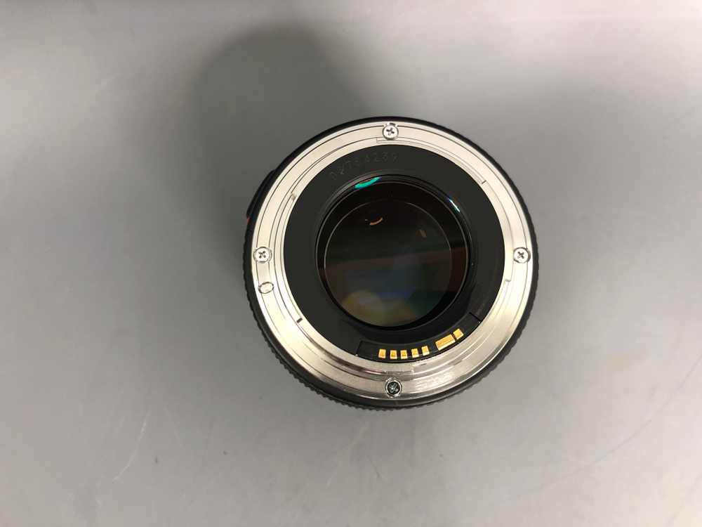 Canon EF 85mm 1.8