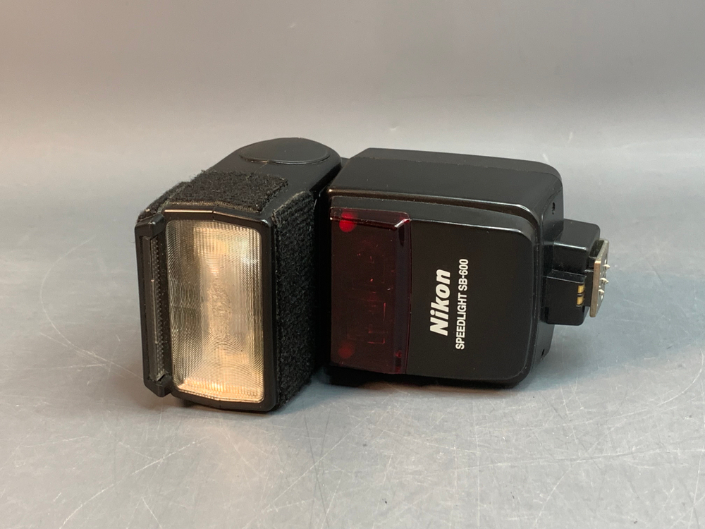 Nikon SB-600