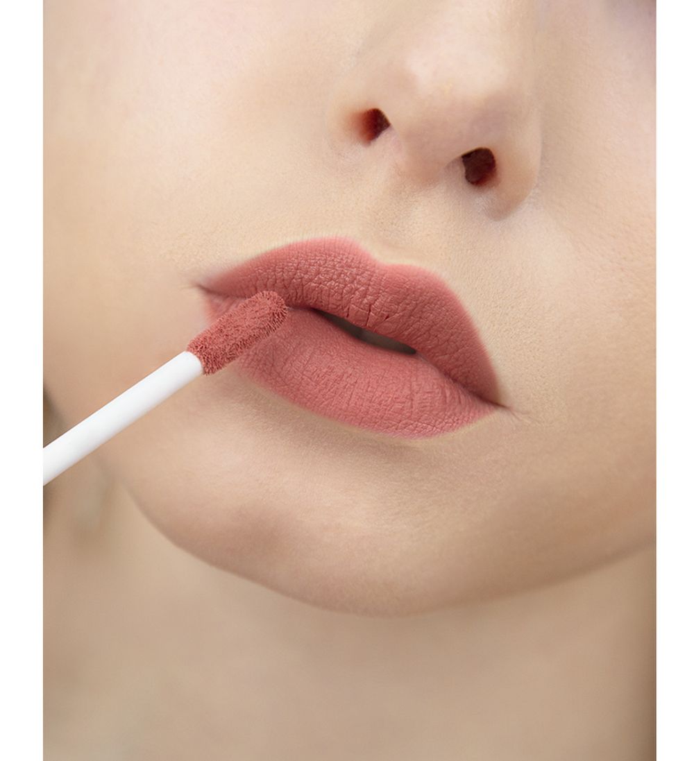 Матовый блеск для губ LuxVisage Ultra matt - 28 CANDY PINK
