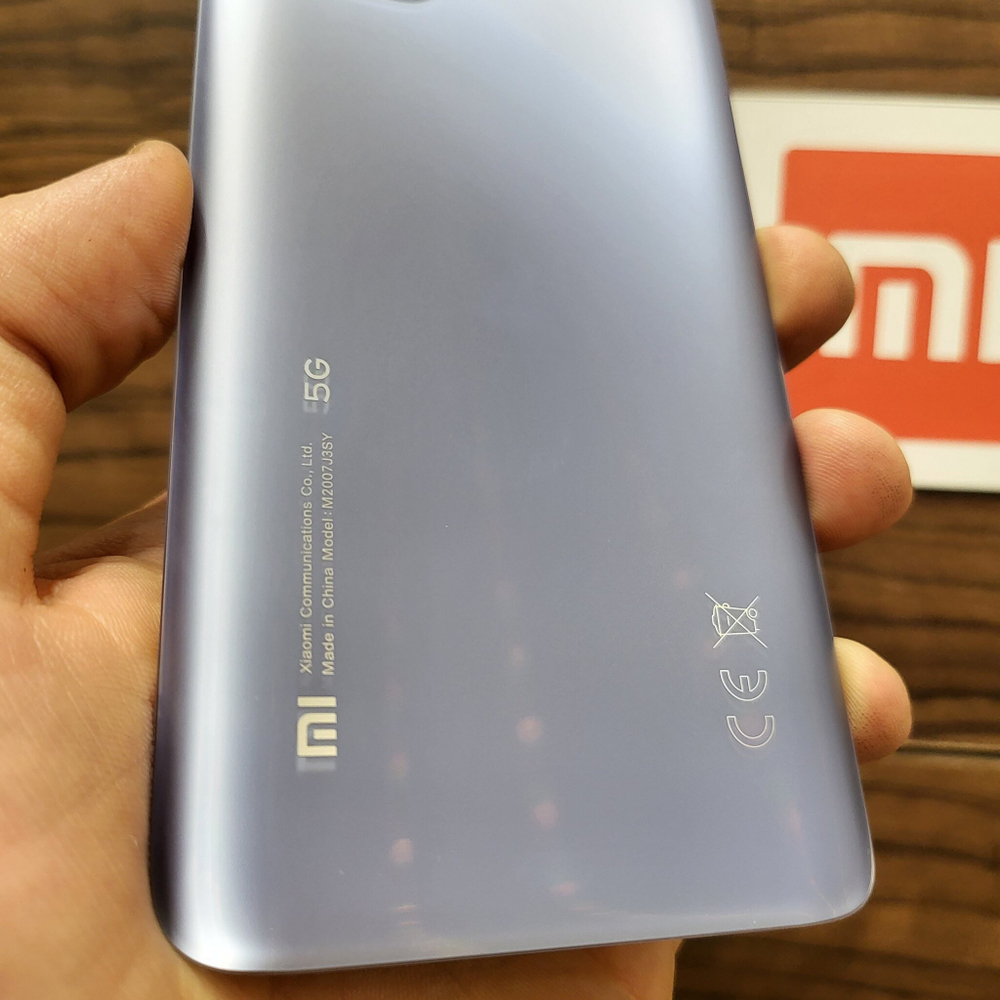 Крышка для Xiaomi Mi 10T / Xiaomi Mi 10T Pro - оригинальная задняя стеклянная панель (серебристого цвета)