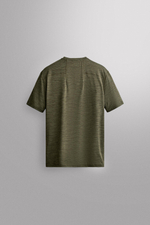 ТЕХНОЛОГИЧНАЯ ФУТБОЛКА В ПОЛОСКУ JACQUARD — ZARA