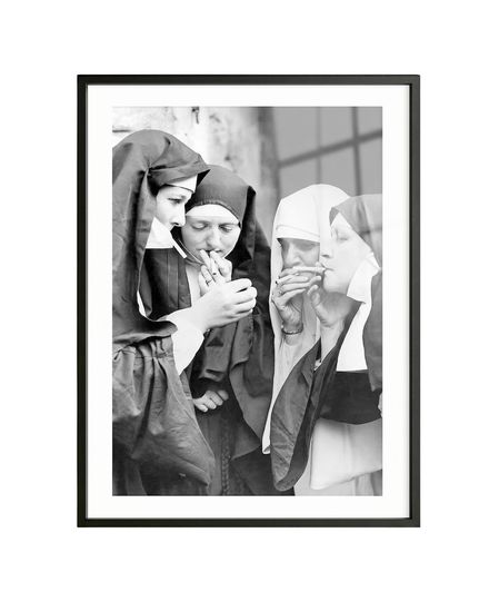 Постер "Nuns smoking"