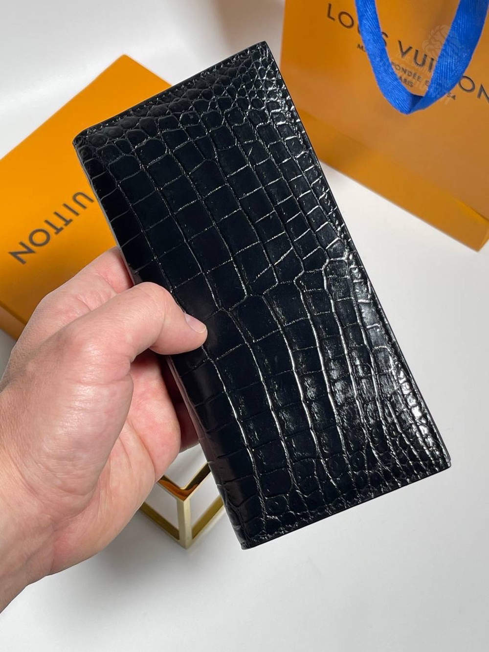 Бумажник Louis Vuitton из кожи крокодила