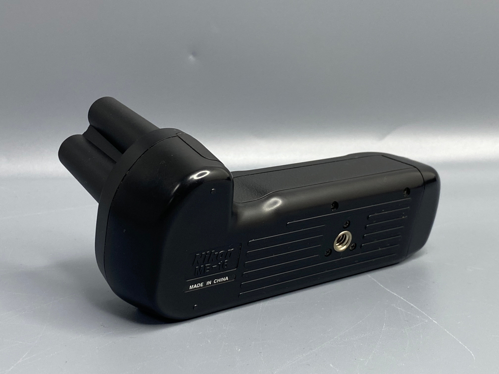 Nikon MB-16
