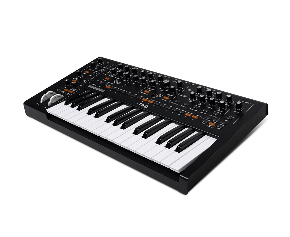 Синтезатор Moog Messenger