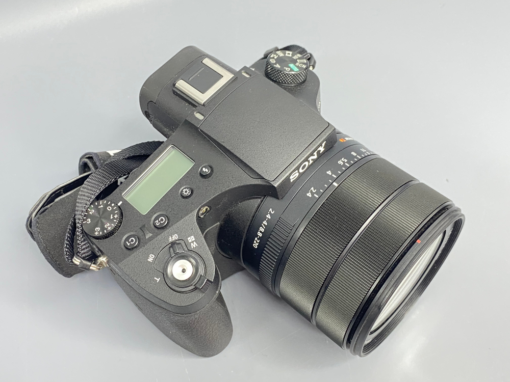 Sony DSC-RX10 IV