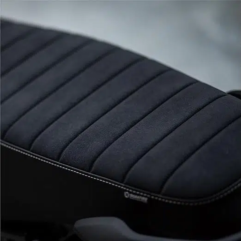 Сиденье Royal Enfield, черное Signature Bench Seat – HNTR 350, KXA00139