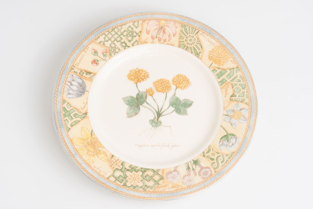 Набор из трех десертных тарелок «Садовый лабиринт» (Garden Maze) из серии Wedgwood Home