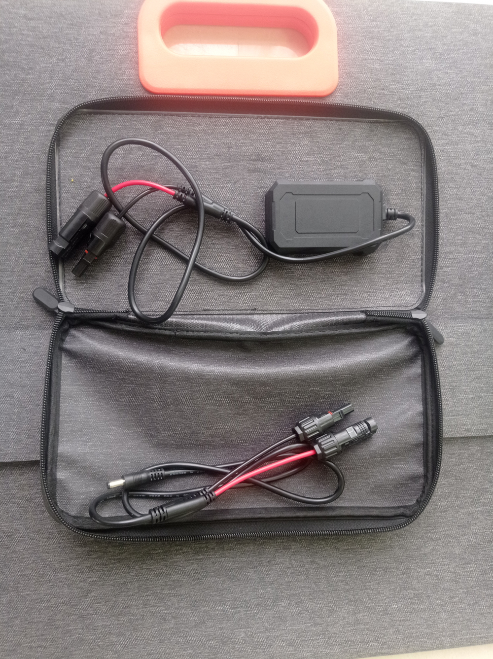 Портативная солнечная панель WINDSOLAR SPP-100W (100W / 1125*580*10мм / 560*580*10мм)