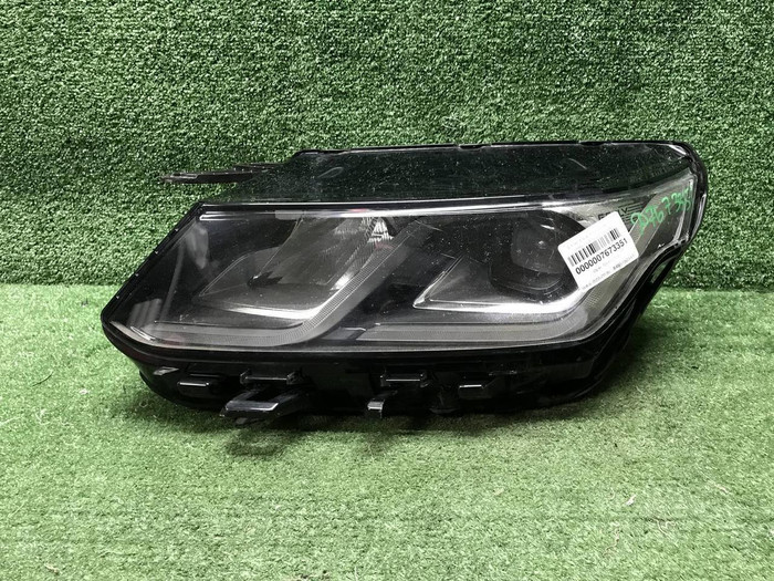 Битая Фара левая Geely Coolray (2019-2024) LED