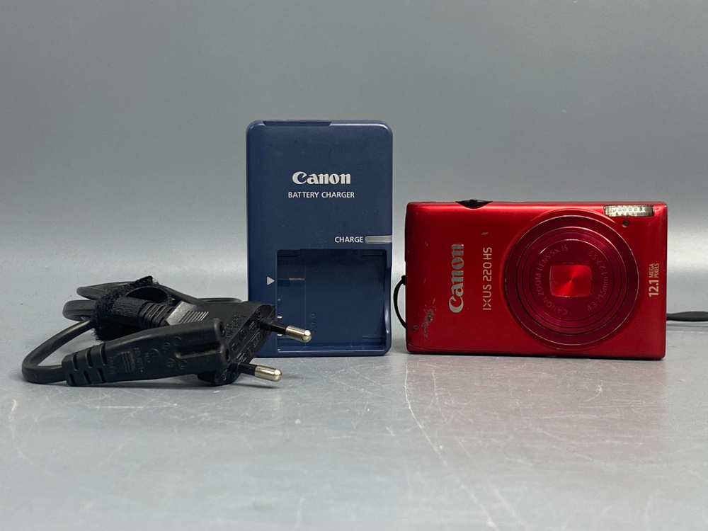Canon IXUS 220 HS