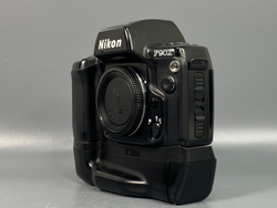 Nikon F90X + MB-10