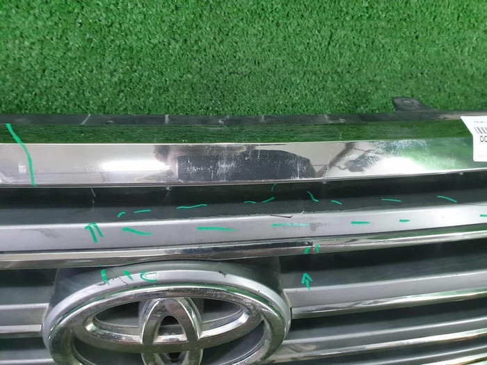 Решетка радиатора Toyota Land Cruiser 200 (2012-2015)