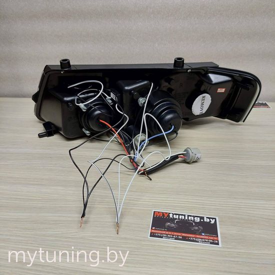 Передние фары VW Passat B5 angel eyes black