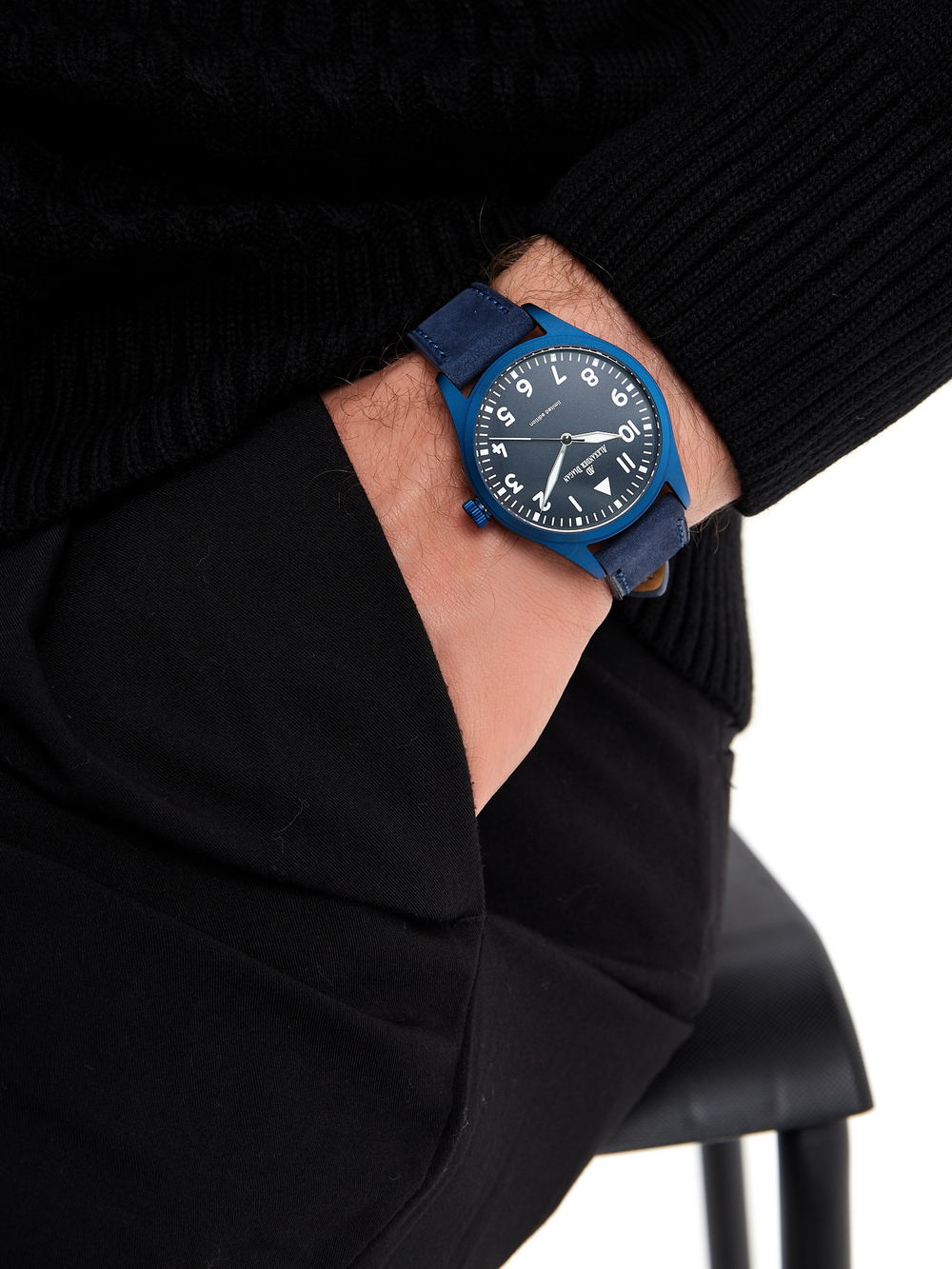 Часы кварцевые Earth Multi blue