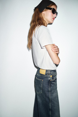ZARA ХЛОПКОВАЯ ФУТБОЛКА В СТИЛЕ РУСТИК, БЕЛЫЙ