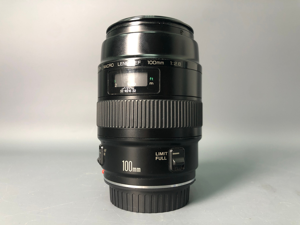 Canon EF 100mm f/2.8 Macro USM