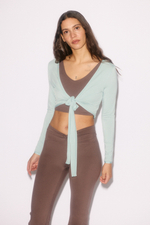 Короткий топ для йоги с длинными рукавами - H&M