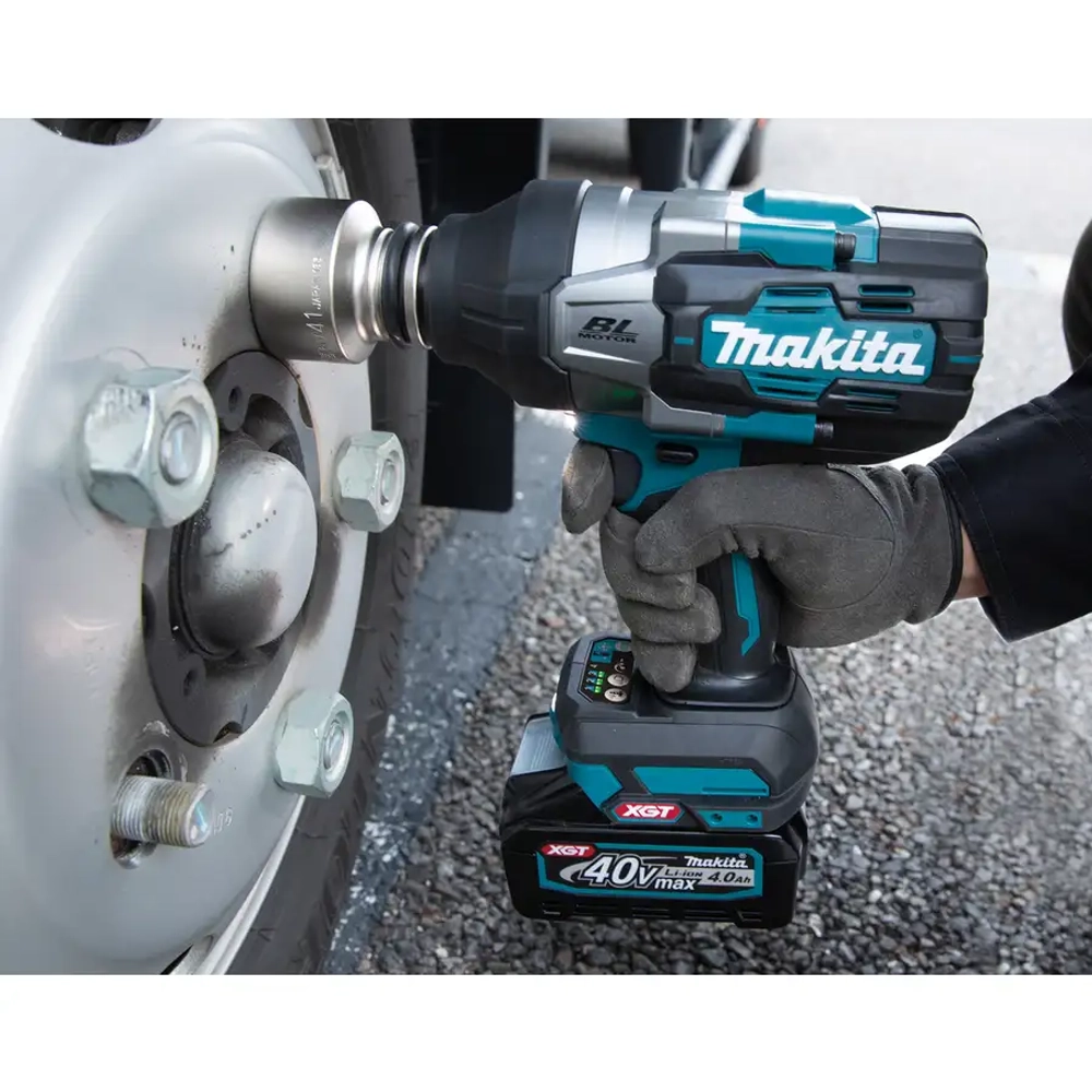 Аккумуляторный ударный гайковерт XGT Makita TW001GU201