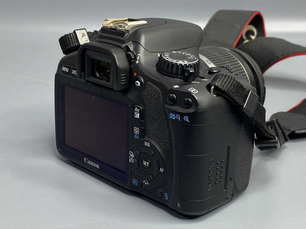Canon EOS 550D Kit 18–55mm — 16 420 кадров