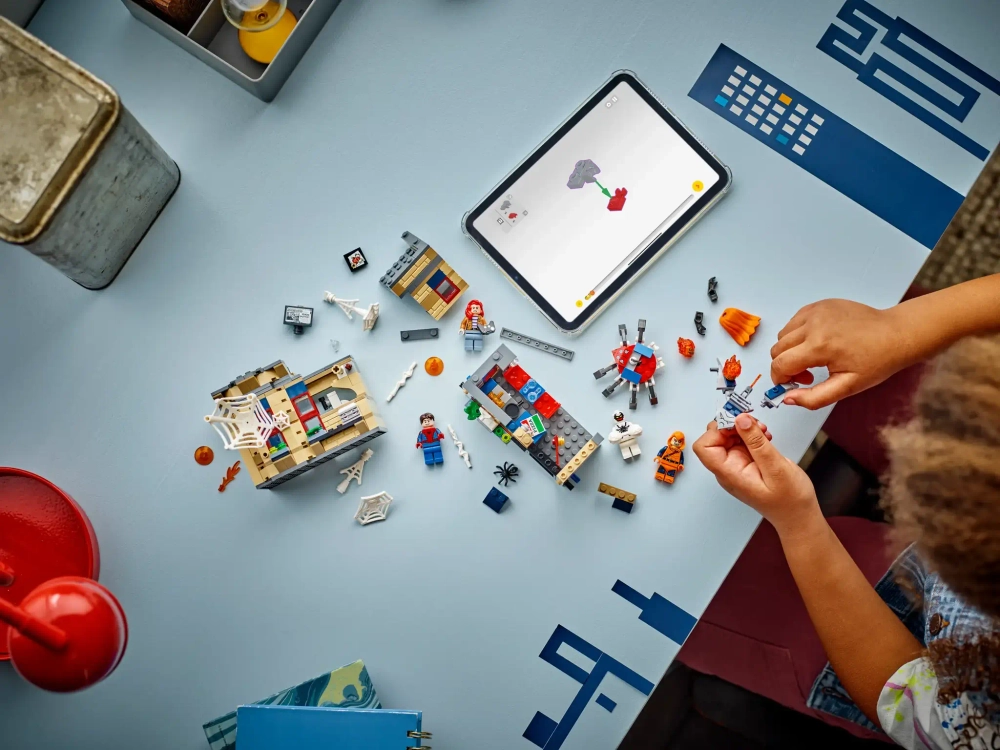 Конструктор LEGO Marvel 76317 Квартира Питера Паркера