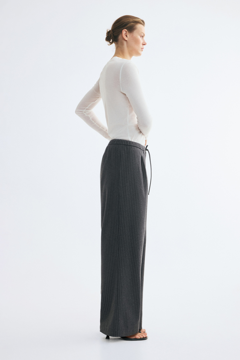 Брюки со стяжкой — Чёрный — H&M 1355617
