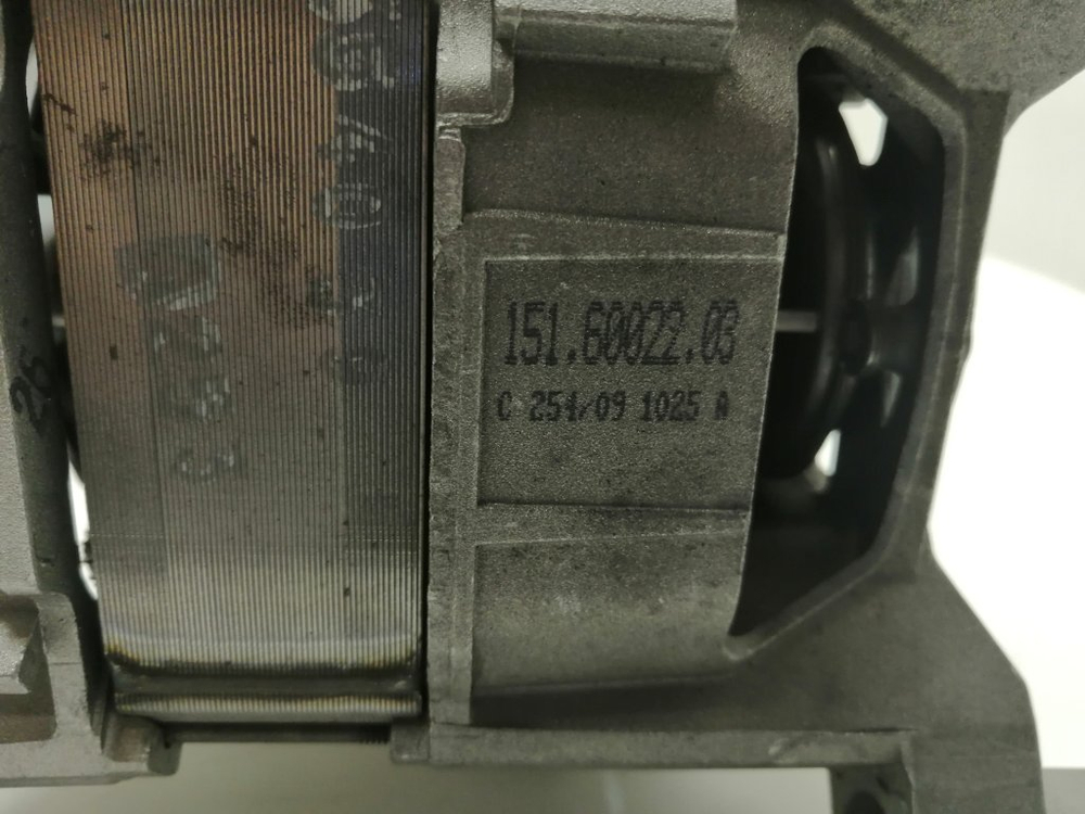 WLX20362OE/19 кт116 Двигатель для стиральной машины Bosch WLX20362OE б/у