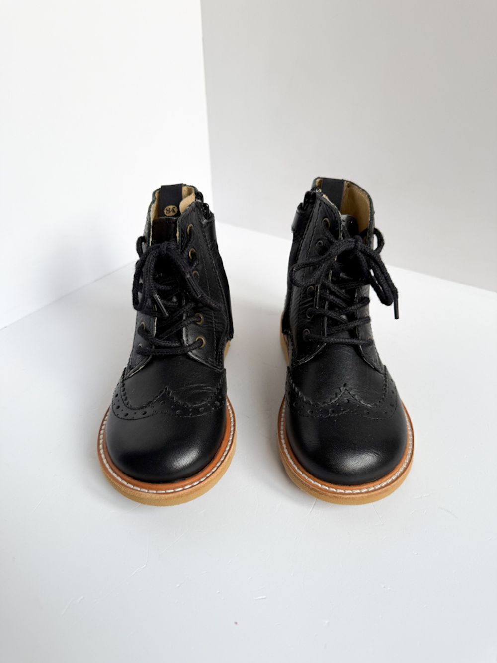 Новые кожаные ботинки Young Soles, 26