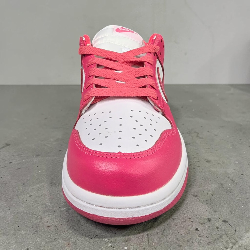 Nike SB Dunk Low • Fuchsia