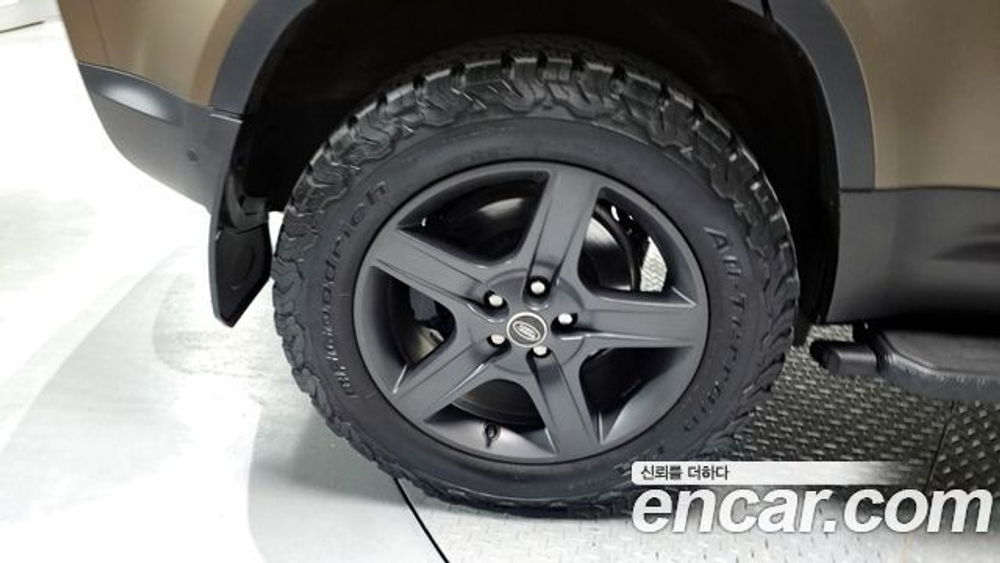 Land Rover Defender 110 D300 HSE — 2022
